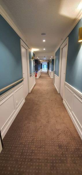 Pose de faux plafond suspendus dans un EPHAD 