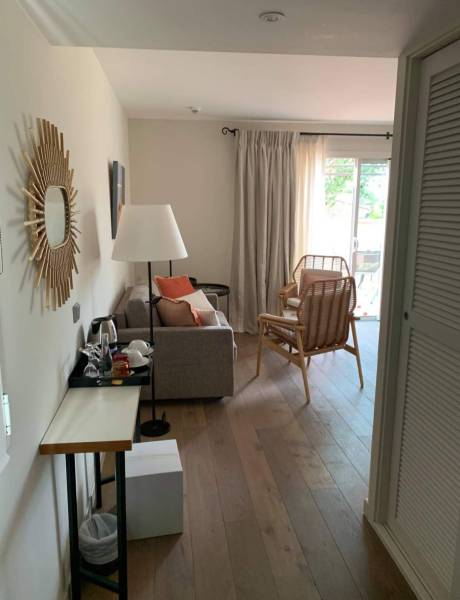 Petit rattrapage pour vous présenter une réalisation de lot de cloisons, doublages et faux plafonds livré il y a quelques temps au sein de l'hôpital Cantermerle à Vence