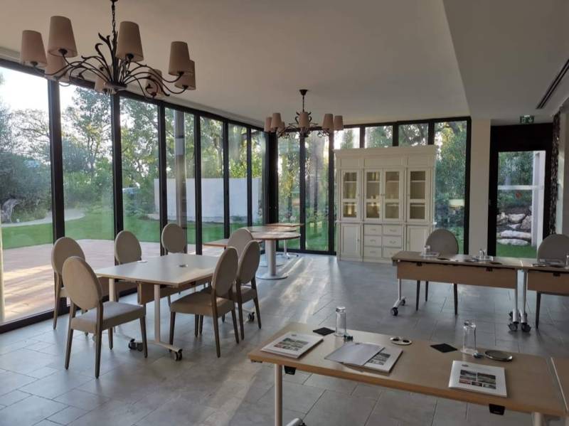 Petit rattrapage pour vous présenter une réalisation de lot de cloisons, doublages et faux plafonds livré il y a quelques temps au sein de l'hôpital Cantermerle à Vence