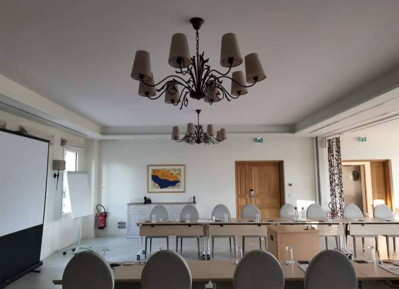 Petit rattrapage pour vous présenter une réalisation de lot de cloisons, doublages et faux plafonds livré il y a quelques temps au sein de l'hôpital Cantermerle à Vence